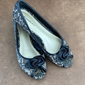 Dressbarn Black and Gray Lace Flats